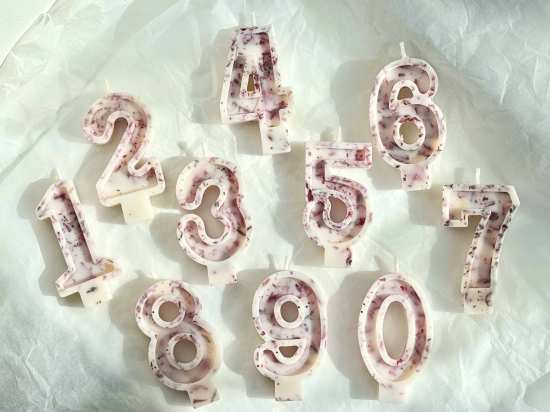 Sveces  tortei ar PEONIJĀM