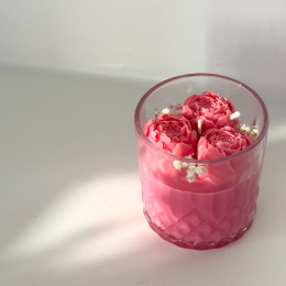 Svece  ar vieglu augļu aromātu