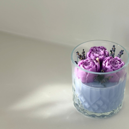 Svece  ar lavandas aromātu