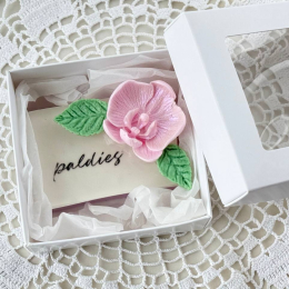 Smaržīgas ziepes ar uzrakstu “PALDIES”