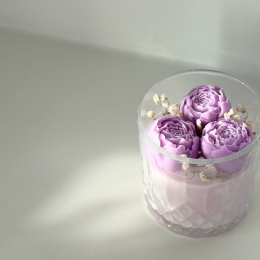 Svece ar pavasara ziedu aromātu